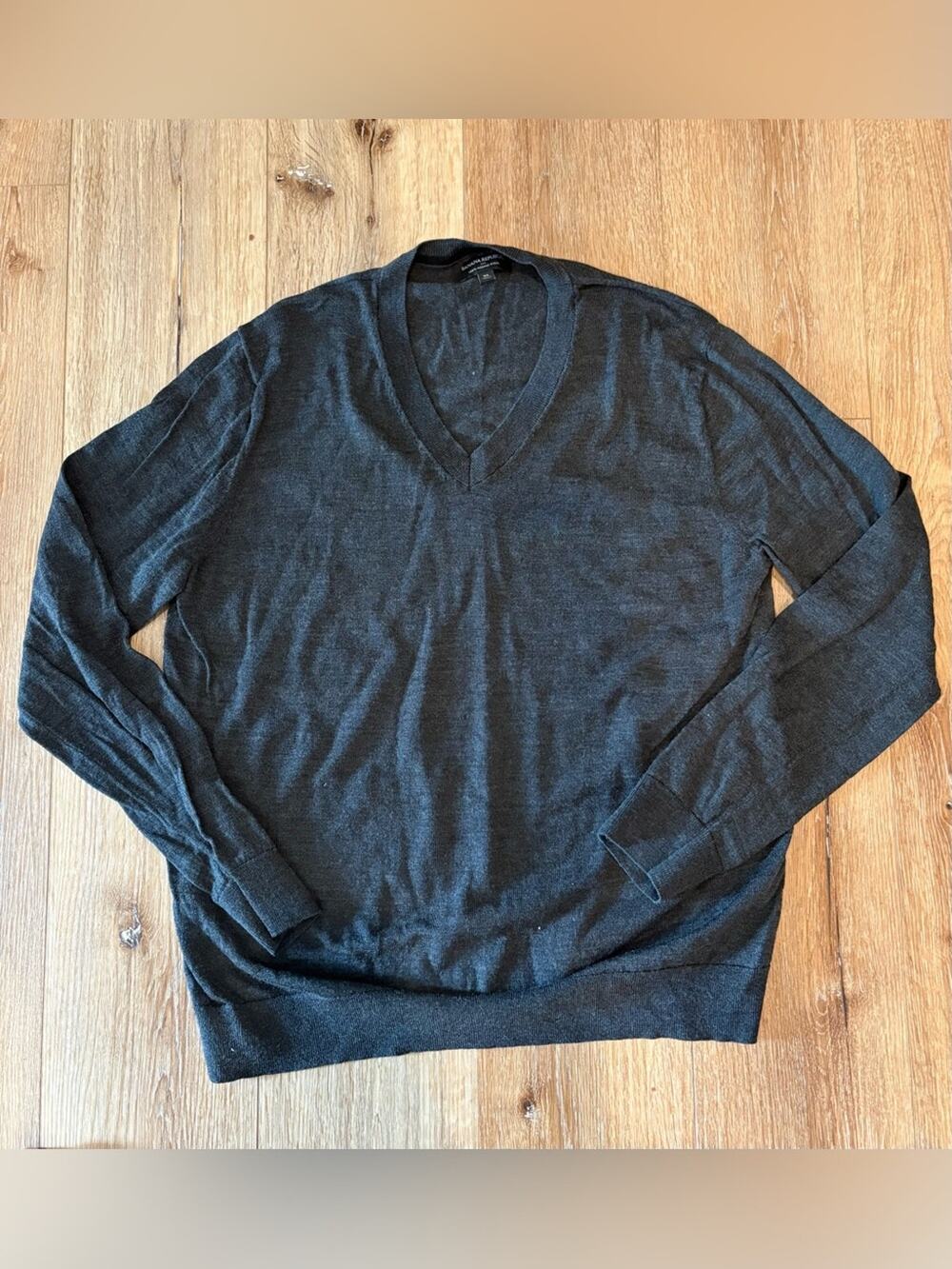 Banana Republic Men's Charcoal V-Neck Sweater. 100% Merino Wool
